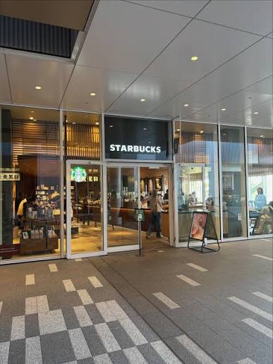コンビニ　セブンイレブン目黒セントラルスクエア店（コンビニ）まで189m