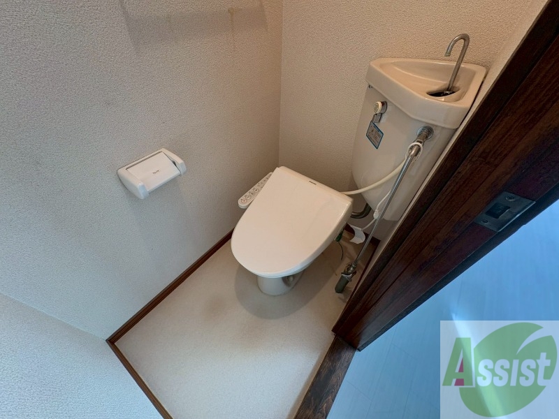 トイレ　こちらはトイレです。清潔感があり、安心して使用できます。