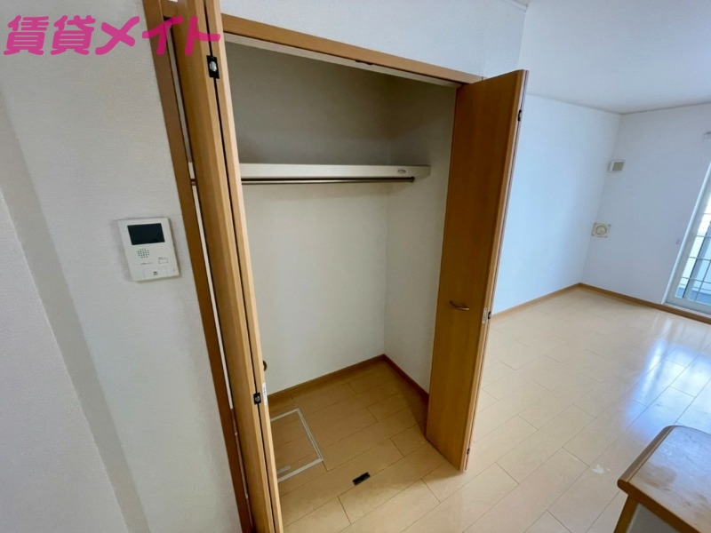 収納　同型反転参考写真です