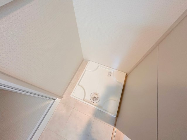 その他設備　室内に洗濯機置場があれば雨の日でも濡れる心配がございませんね