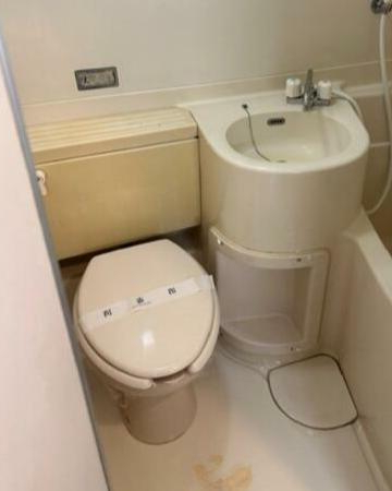 西武新宿線 井荻駅 徒歩4分 5階建 築44年のトイレ写真