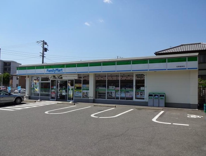 コンビニ　ファミリーマート 名東極楽店（コンビニ）まで440m