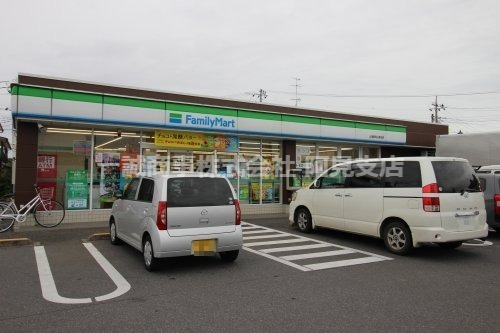 コンビニ　ファミリーマート 土浦摩利山新田店（コンビニ）まで694m