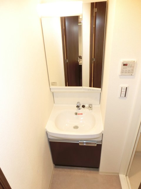 洗面設備　同物件別号室の写真です。