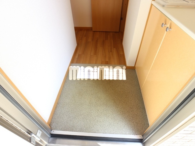 玄関　玄関前も開けています