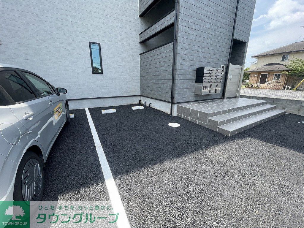 駐車場　駐車場