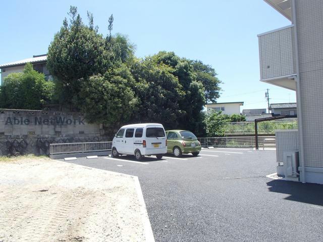 駐車場　駐車場