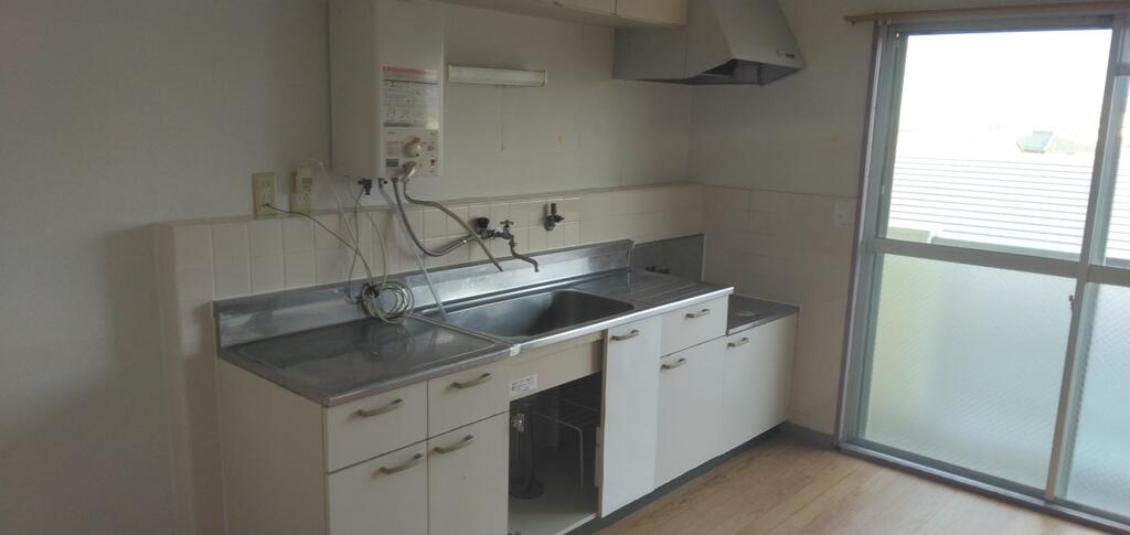 キッチン　※別部屋参考写真です
