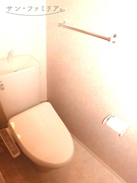 トイレ　同一物件別部屋写真