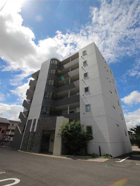 建物外観　6階建てのマンション