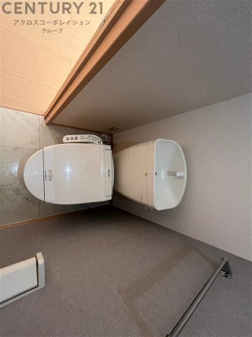 トイレ　温水洗浄便座機能付きトイレです♪