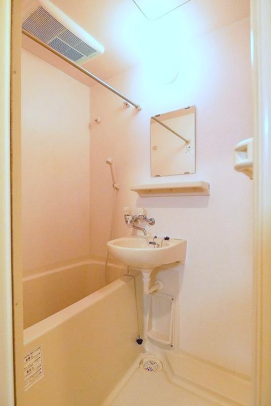 バス・シャワールーム　※別部屋の参考写真です。
