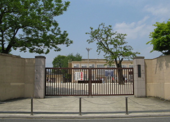 小学校　京都市立朱雀第四小学校（小学校）まで1916m