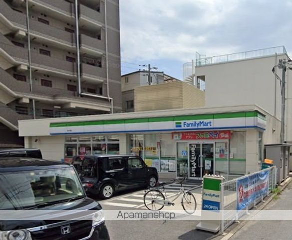 コンビニ　ファミリーマート東本浦店（コンビニ）まで248m
