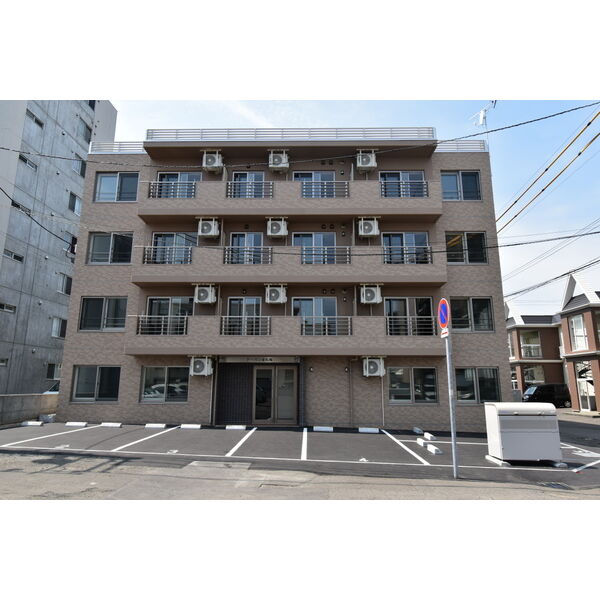 建物外観　☆地下鉄東西線【東札幌駅】まで徒歩9分！