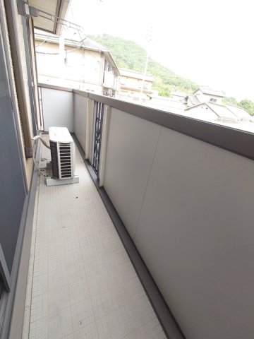 バルコニー　陽当たり良好なバルコニーです