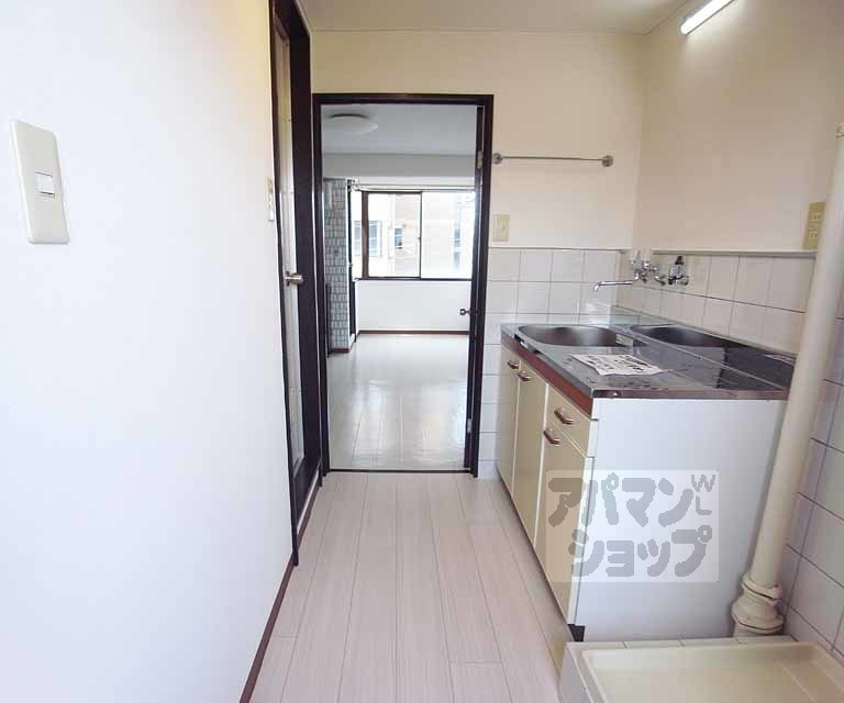 その他部屋・スペース　玄関～キッチンです。