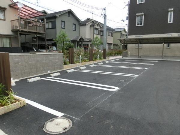 駐車場　敷地内駐車場！