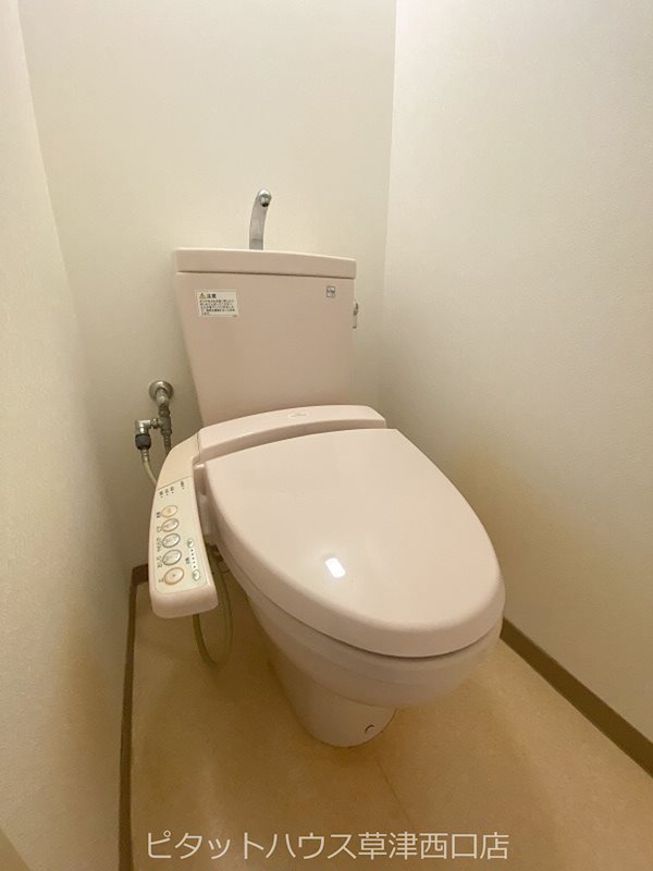 トイレ　温水洗浄便座