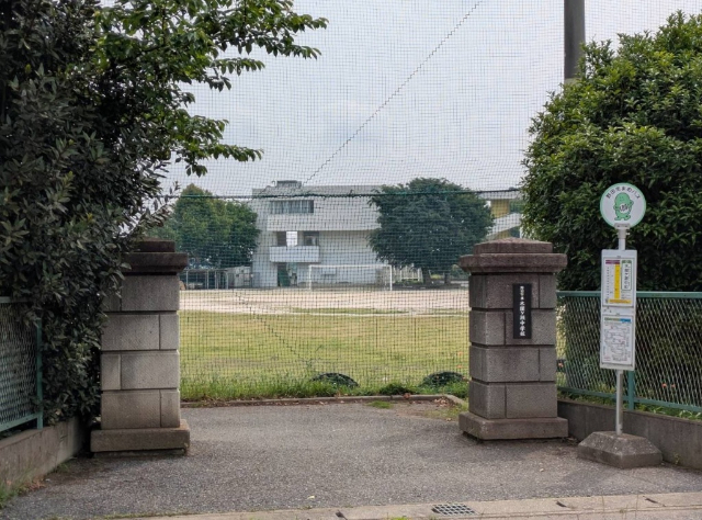 中学校　野田市立木間ケ瀬中学校（中学校）まで2934m