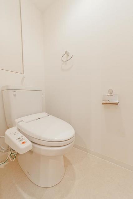 トイレ　※写真は同タイプ住戸です。