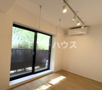 Alivis船橋夏見の居間写真