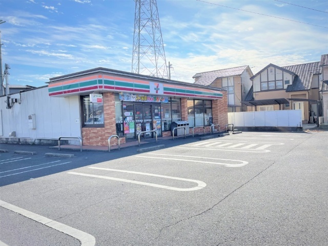 コンビニ　セブンイレブン（コンビニ）まで540m