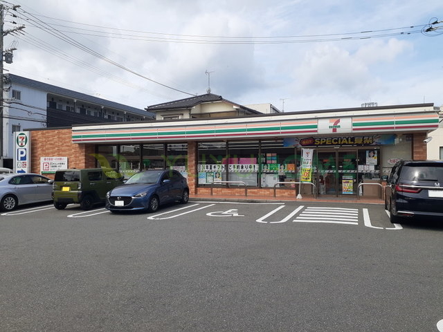 コンビニ　セブンイレブン福岡原5丁目店（コンビニ）まで600m