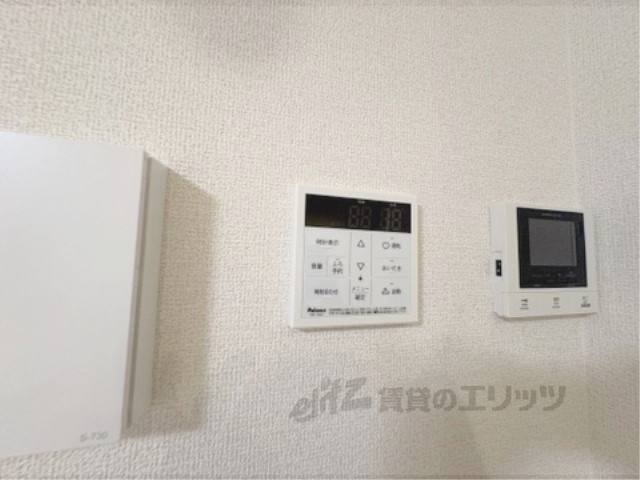 その他設備　給湯器リモコン
