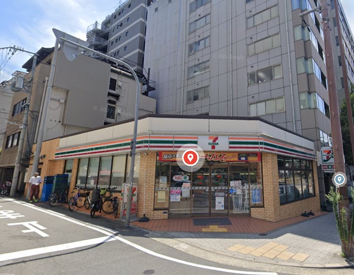 コンビニ　セブンイレブン大阪谷町9丁目店（コンビニ）まで379m