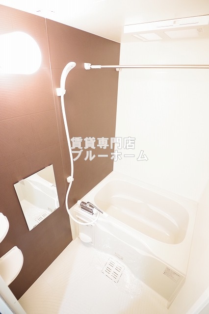 バス・シャワールーム　浴室乾燥機付きのお風呂です！