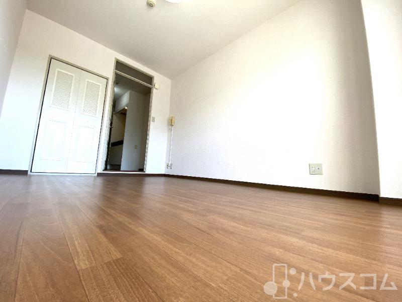 居室・リビング　白を基調にした明るいお部屋です。