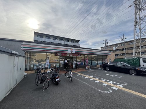 コンビニ　セブンイレブン 大阪御崎8丁目店（コンビニ）まで109m
