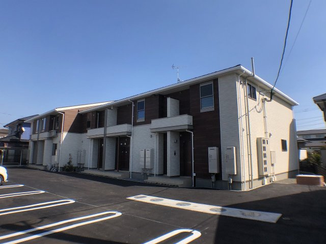 建物外観　姶良小学校すぐそば