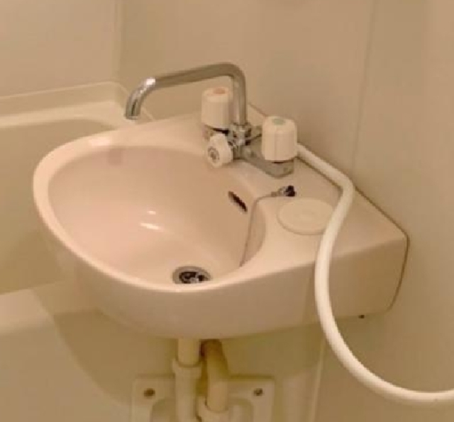 洗面設備　※別部屋の参考写真です。