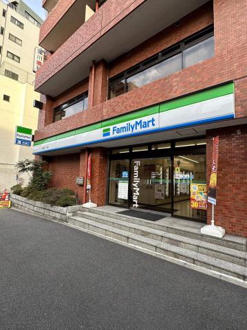 コンビニ　ファミリーマート江東深川二丁目店（コンビニ）まで65m