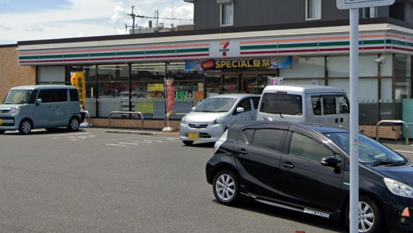 コンビニ　セブンイレブン 八幡大浦1丁目店（コンビニ）まで235m
