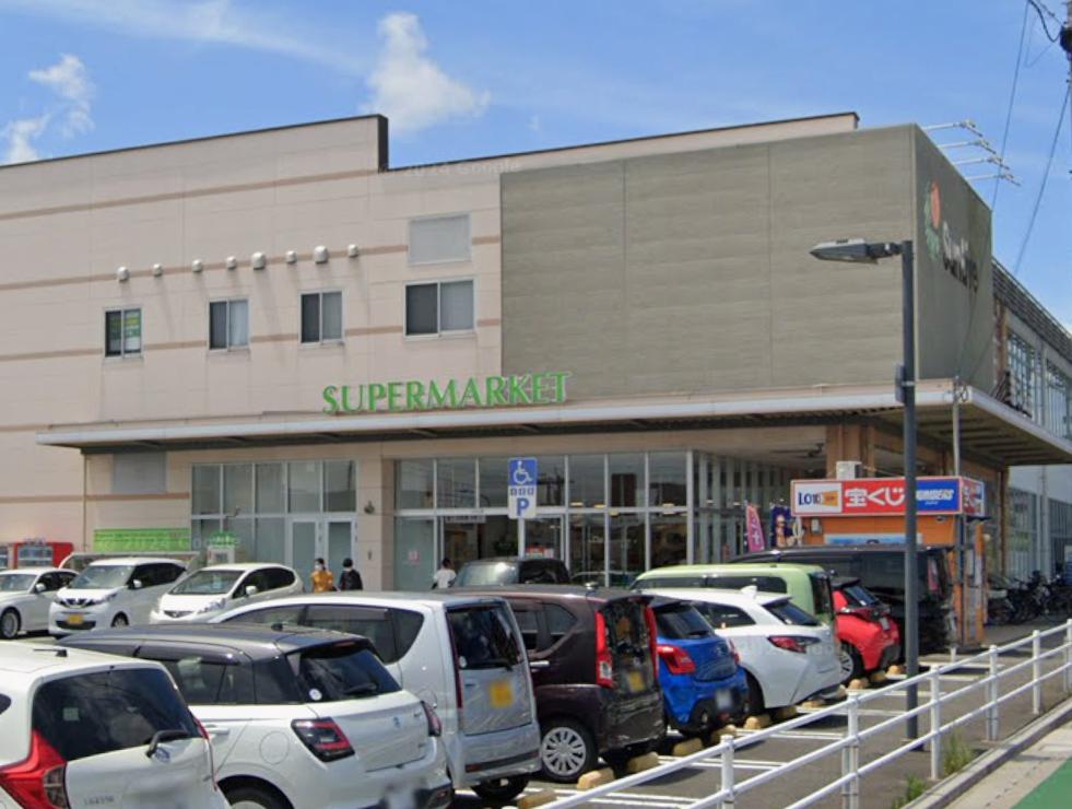 スーパー　サンリブ折尾（スーパー）まで573m