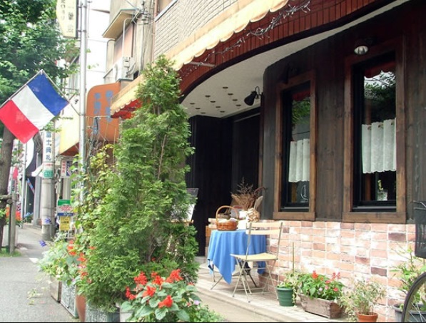 飲食店　ビストロ・ヌジ・ヴォアラ（飲食店）まで1505m