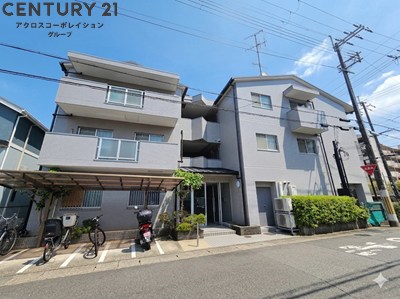 建物外観　敷地内に駐車場があります！