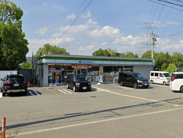 コンビニ　ファミリーマート 宝塚山本丸橋店（コンビニ）まで443m