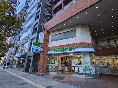 コンビニ　ファミリーマート 北青山一丁目店（コンビニ）まで299m