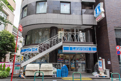 コンビニ　ローソン南青山二丁目店（コンビニ）まで161m