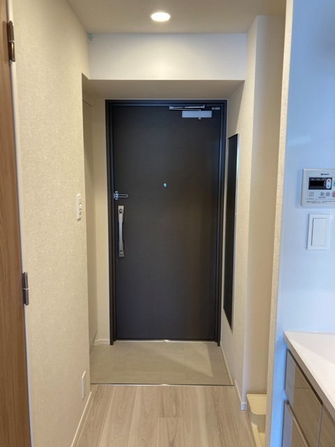 玄関　※写真は同タイプ住戸です。
