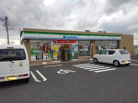 コンビニ　ファミリーマート 犬山羽黒栄店（コンビニ）まで342m