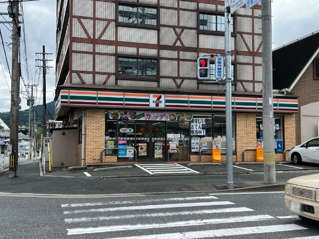 コンビニ　セブンイレブン福大片江店（コンビニ）まで502m