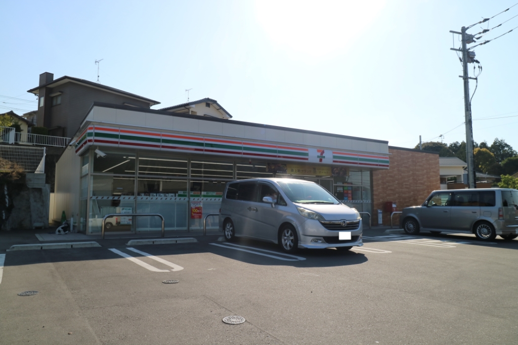 コンビニ　セブンイレブン 須恵中央店（コンビニ）まで297m