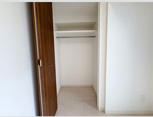 収納　※写真は同じマンションの違う部屋のものになります。
