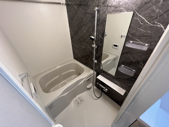 バス・シャワールーム　※別部屋の写真です