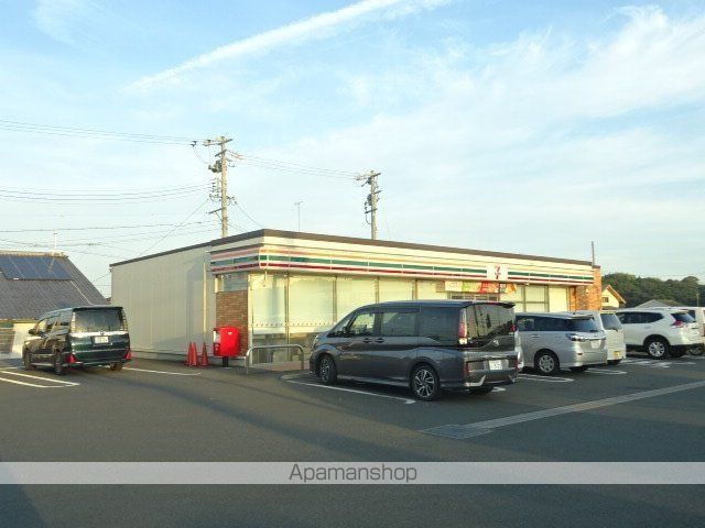 コンビニ　セブンイレブン（コンビニ）まで536m